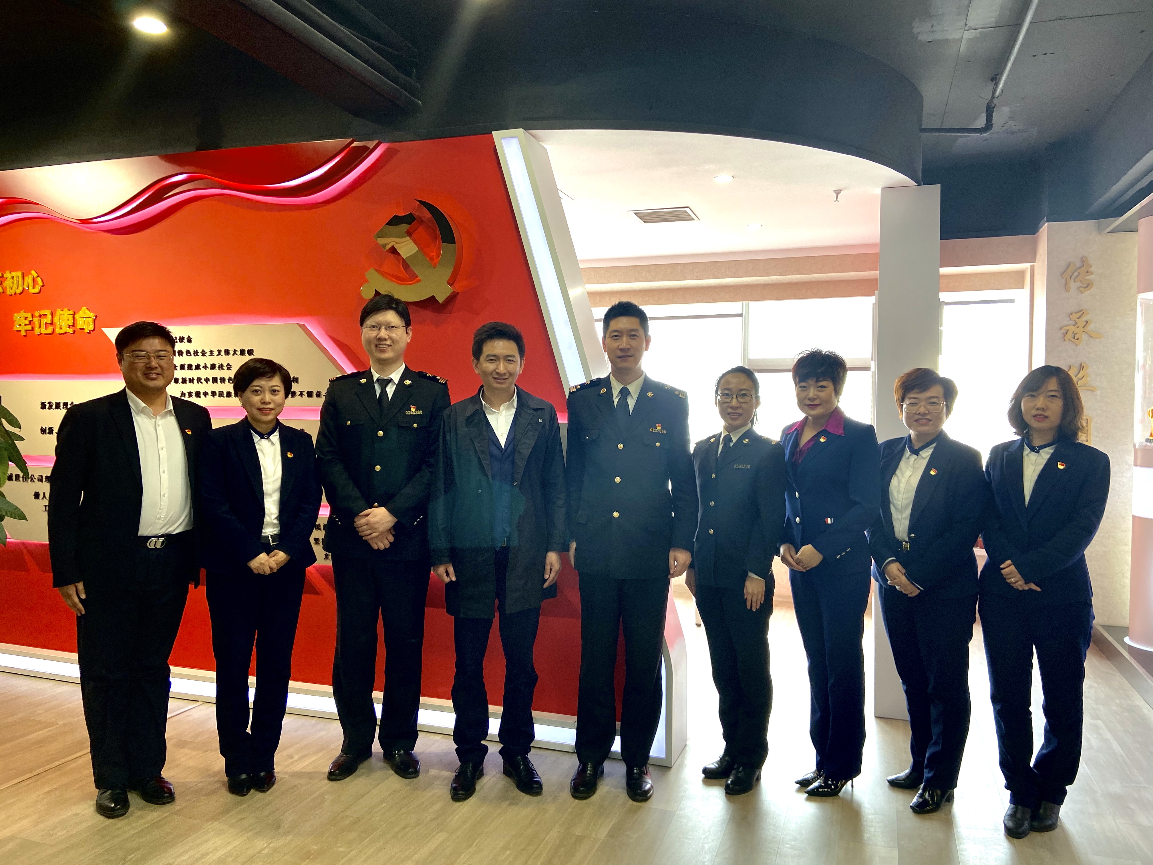 黨建引領(lǐng)促發(fā)展 支部共建聚合力——新港海關(guān)綜合業(yè)務(wù)二處進(jìn)口一科與永誠世佳開展支部共建活動