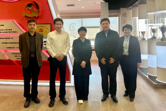 河?xùn)|區(qū)委社會工作部領(lǐng)導(dǎo)走訪春華街道商會會長單位永誠世佳